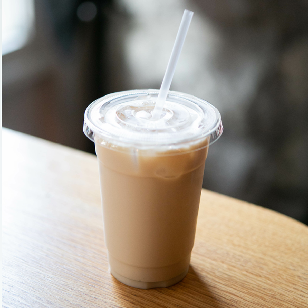 Clear Flat Plastic Lid in Context